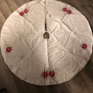 Tree skirt
